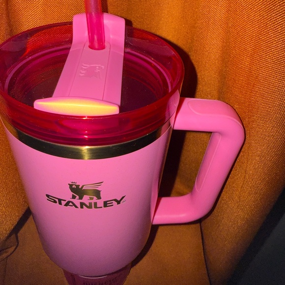 *BRAND NEW* Limited Edition Stanley Glinda Wicked Pink Quencher 40z Tumbler - Picture 3 of 5